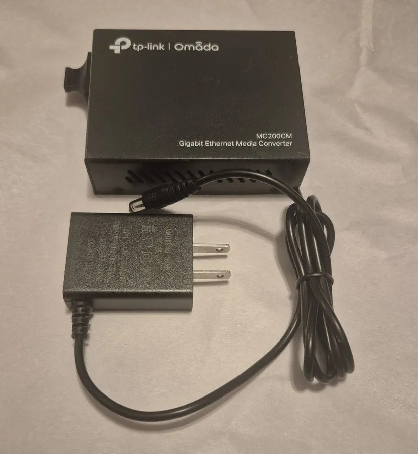 Медиаконвертер TP-Link MC200CM Gigabit RJ45 to Gigabit Multi-Mode SC Fiber Media