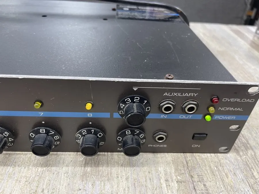 Радиосистема Shure AMS8000 Automatic Microphone System 8-CH 8 Channel Mixer