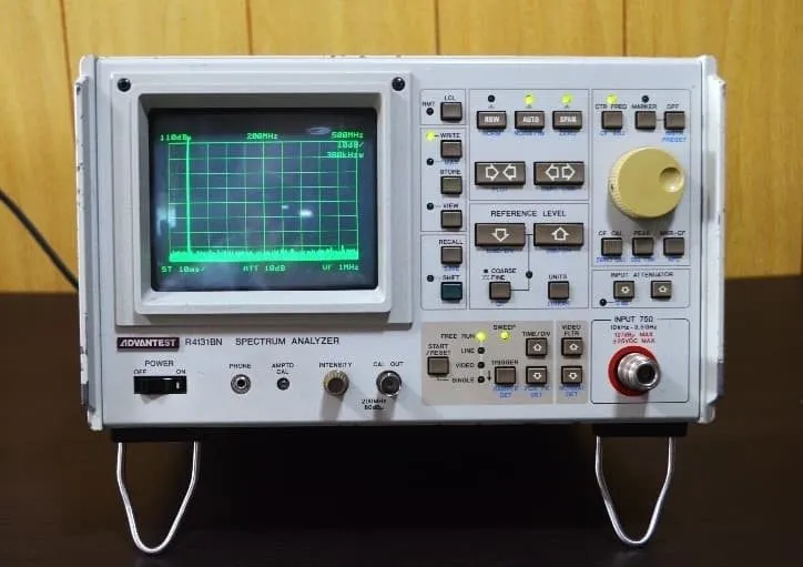 Анализатор спектра ADVANTEST R4131BN Spectrum Analyzer 10kHz-3.5GHz AC100V — фото лота 1