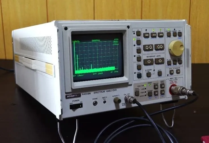Анализатор спектра ADVANTEST R4131BN Spectrum Analyzer 10kHz-3.5GHz AC100V — фото лота 2