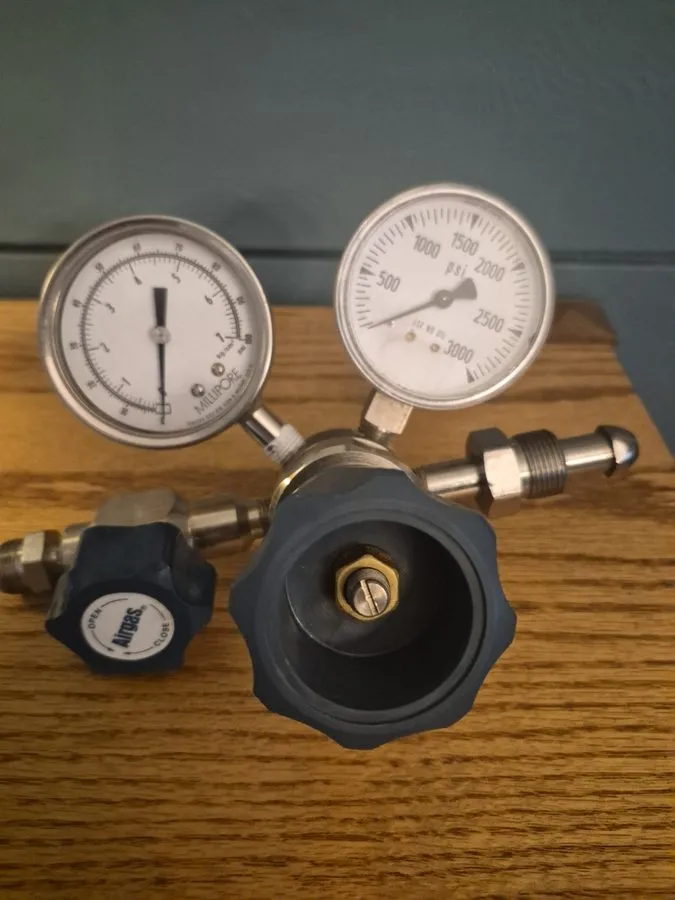 Трубопроводная арматура Airgas GAS Regulator Y11-N145B Stainless Steel Body — фото лота 1