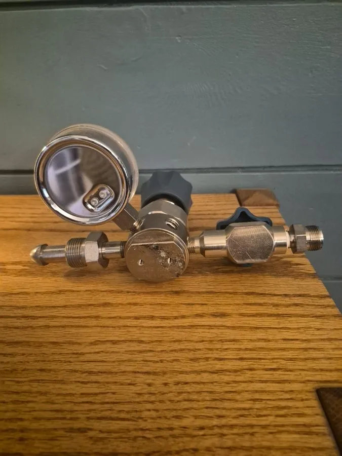 Трубопроводная арматура Airgas GAS Regulator Y11-N145B Stainless Steel Body — фото лота 2