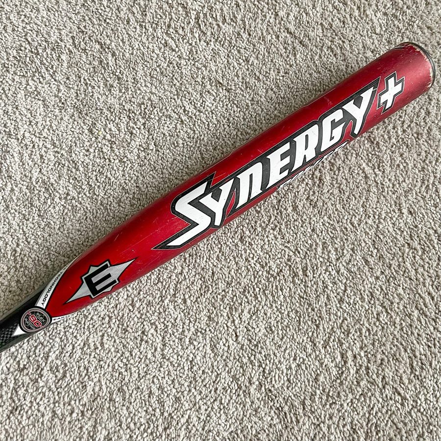 Сервер RARE 2009 27 SCN12BH Easton Synergy Power Plus + Brett Helmer Softball Ba
