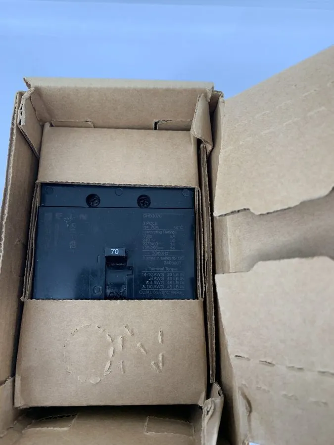 Автоматический выключатель Westinghouse GHB3070 3 Pole 70 Amp 480V AC Circuit Br