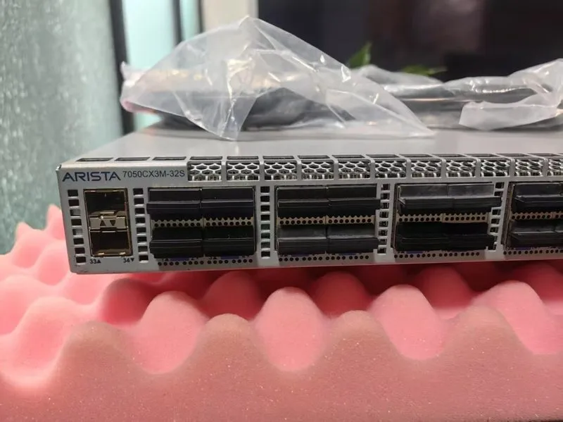 Коммутатор DCS-7050CX3M-32S-F 7050X3, 32x100GbE QSFP+ & 2xSFP+ switch, MACsec fr