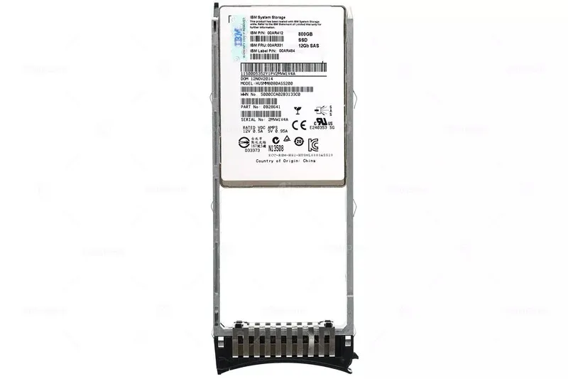 SSD-накопитель IBM 00AR331 800GB 2.5" 12Gb SAS SSD Flash Drive — фото лота 1