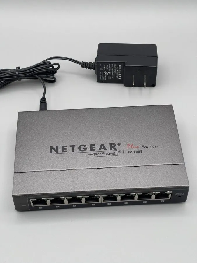 Коммутатор Netgear ProSAFE GS108E v2 Plus 8-Port Gigbit Ethernet Switch