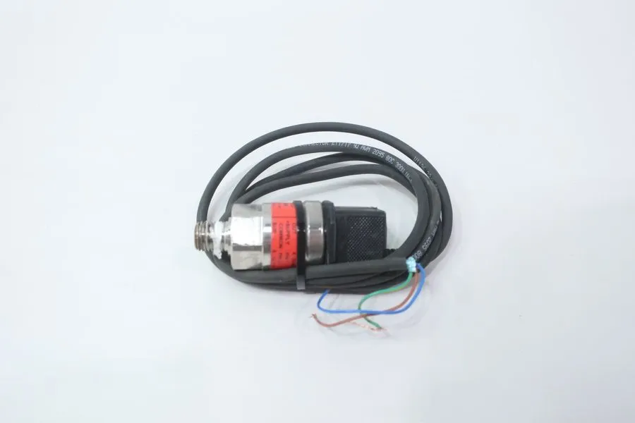 Датчик давления Danfoss 060G3946 Pressure Transmitter 0-232psi 9-32v-dc