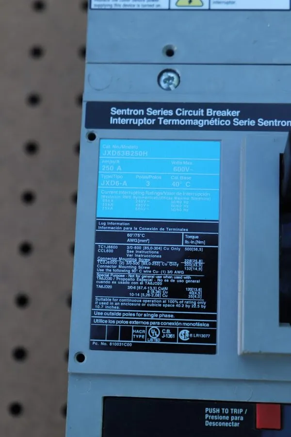 Автоматический выключатель SIEMENS SENTRON CIRCUIT BREAKER JXD63B400 400 AMP 3-P