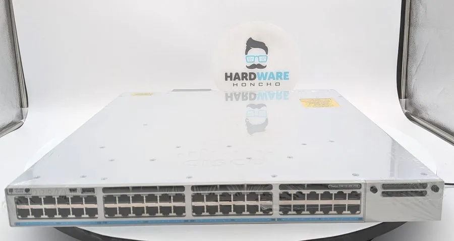 Коммутатор Cisco C9300-48UXM-A Catalyst 9300 48-Port Multigigabit Switch Grade B
