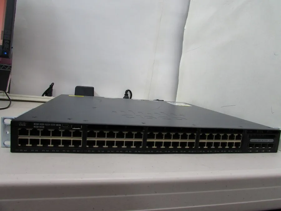 Коммутатор CISCO Catalyst 3650 WS-C3650-48PS Network Switch