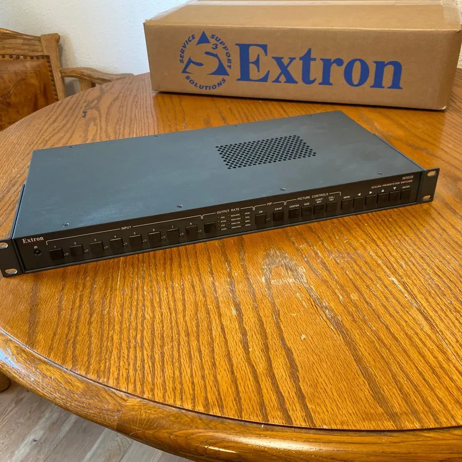 Видеокоммутатор Extron IN1508 rackmount Scaling Presentation AV Switcher