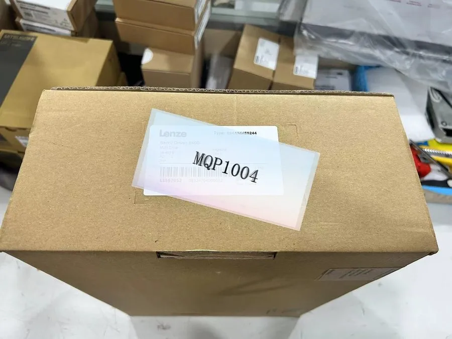 Сервопривод E94AMHE0244 LENZE E94AMHEO244 Servo Drive