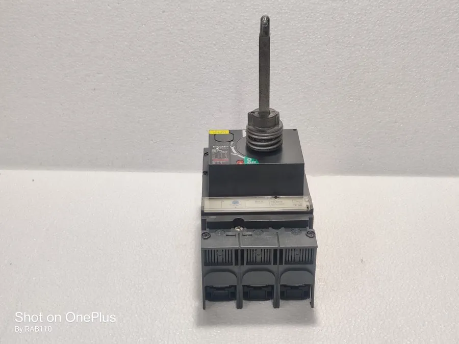 Автоматический выключатель SCHNEIDER ELECTRIC NSX100-160-250 40 A, 3 Pole, 800V