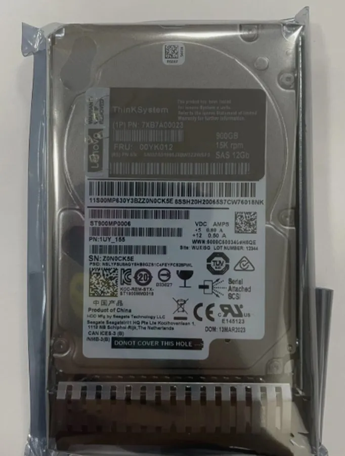 Жёсткий диск Lenovo 00YK012 7XB7A00023 2.5 " 900GB 15K SAS 12G HDD HARD DRIVE