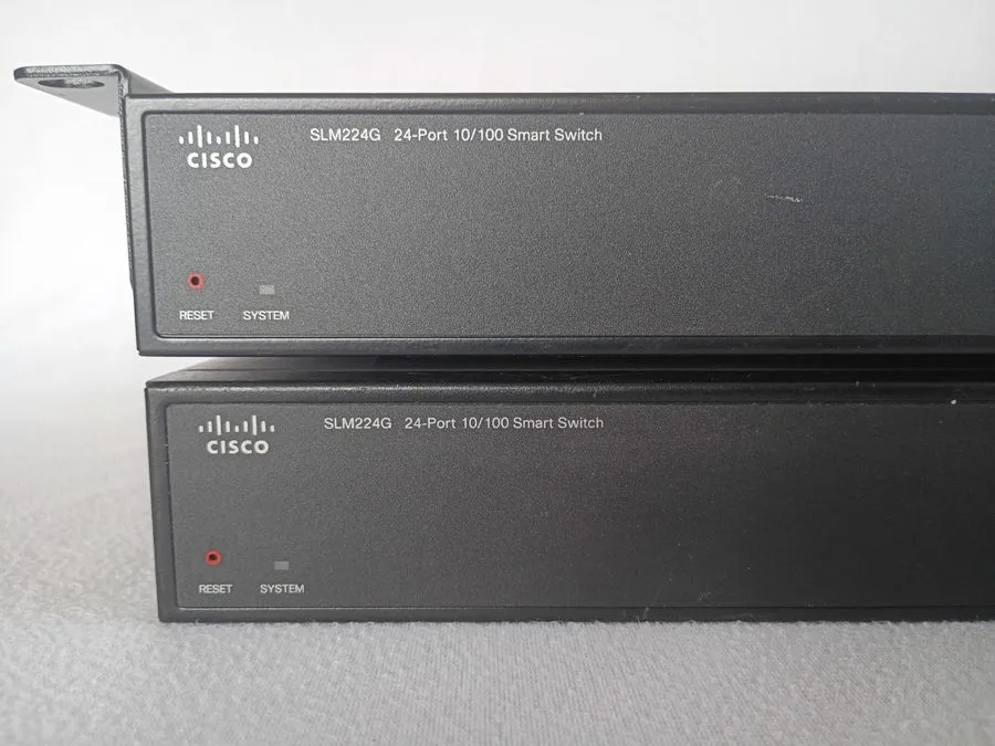 Коммутатор Cisco Linksys SLM224G 24 Port 10/100 Managed Smart Switch(s) Tests Go — фото лота 1