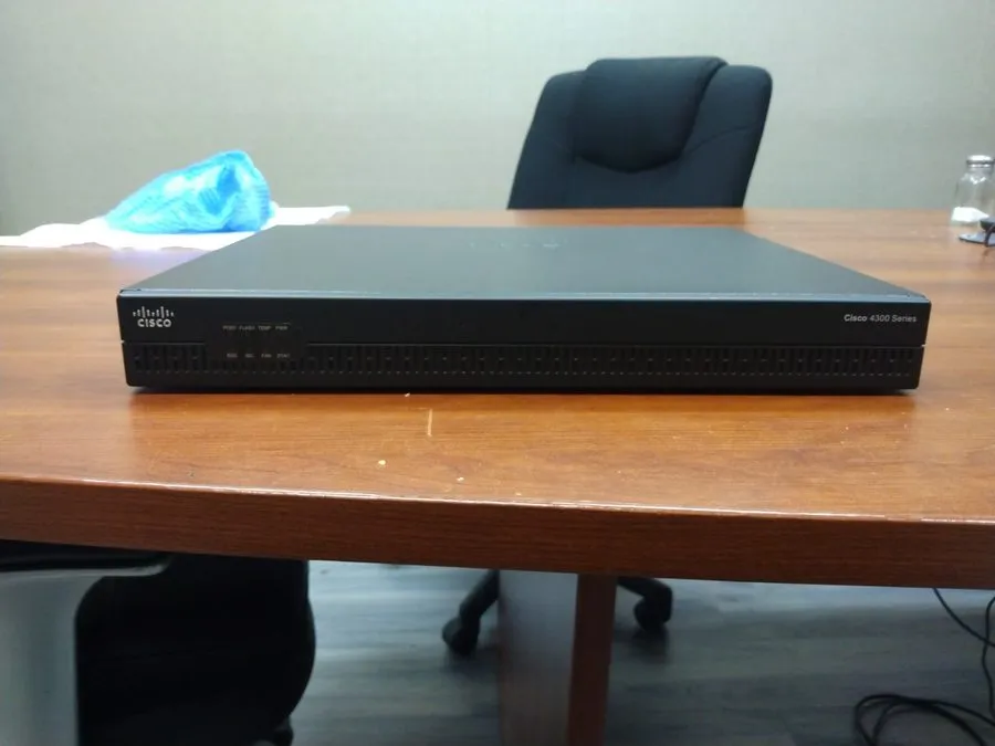 Маршрутизатор Cisco 4300 Series Rack-Mountable Router C4300 Series Product Line