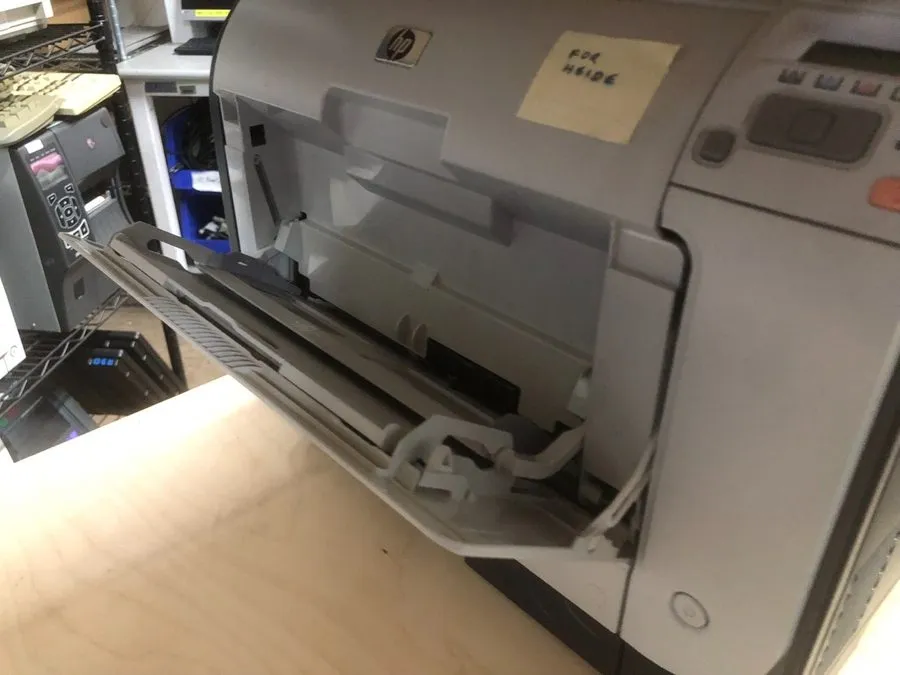 VoIP-шлюз HP Color LaserJet CP2025 Laser Printer Desktop Monochrome Business CB4