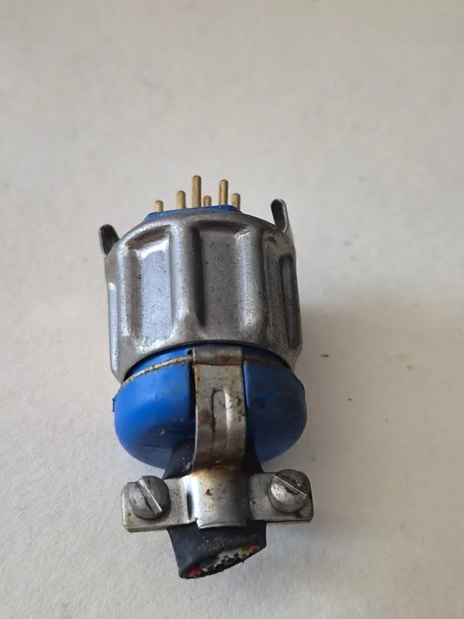 Разъём Amphenol 126-220, 9-Pin Male Connector W/Hood, CC & Locking Ring