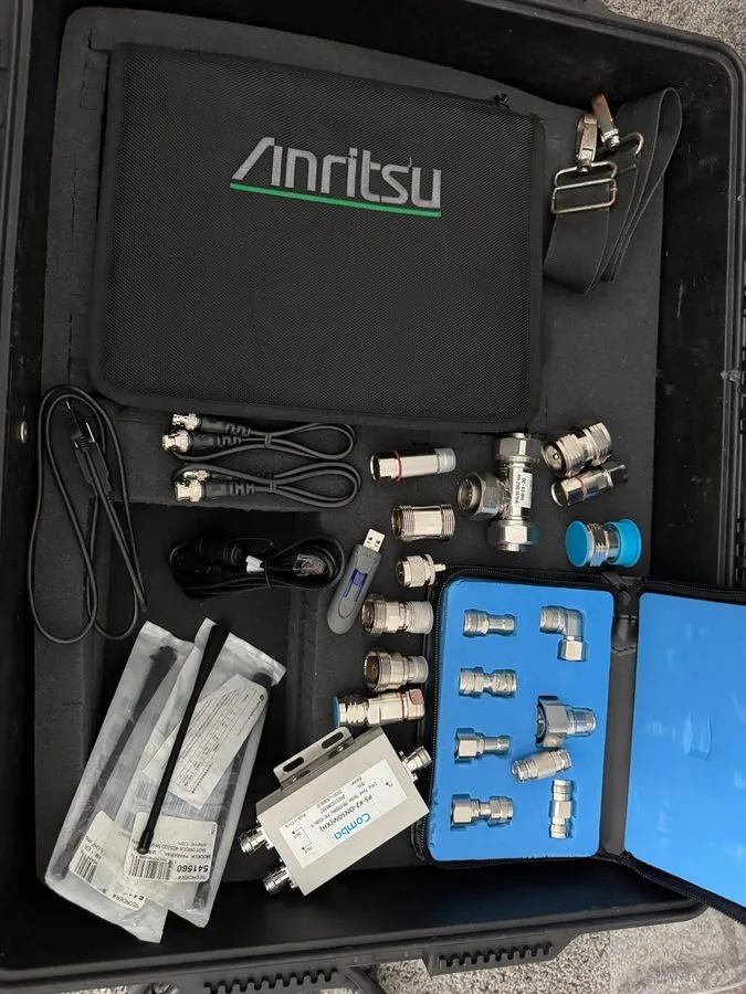 Анализатор спектра Anritsu S332E Site Master Cable, Antenna & Spectrum Analyzer 