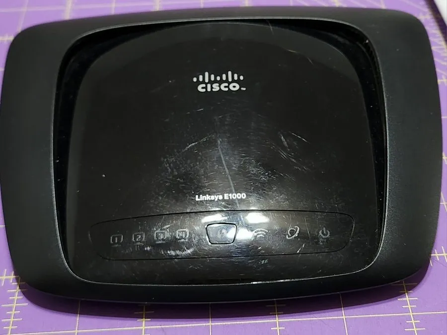 Маршрутизатор Cisco Linksys E1000