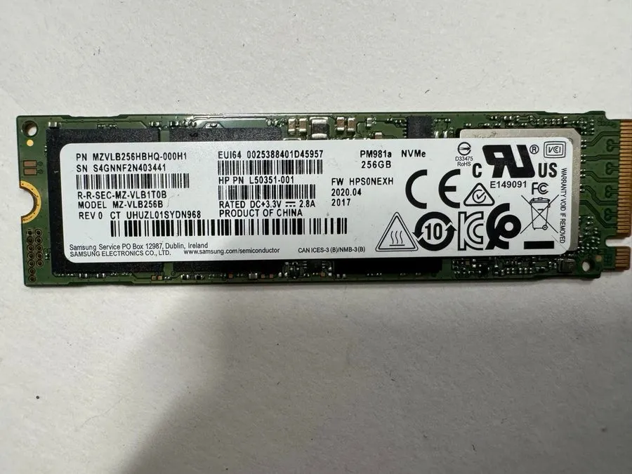 SSD Bundle FireCuda 520 500GB Slightly Bent Working + Samsung PM981a 256GB
