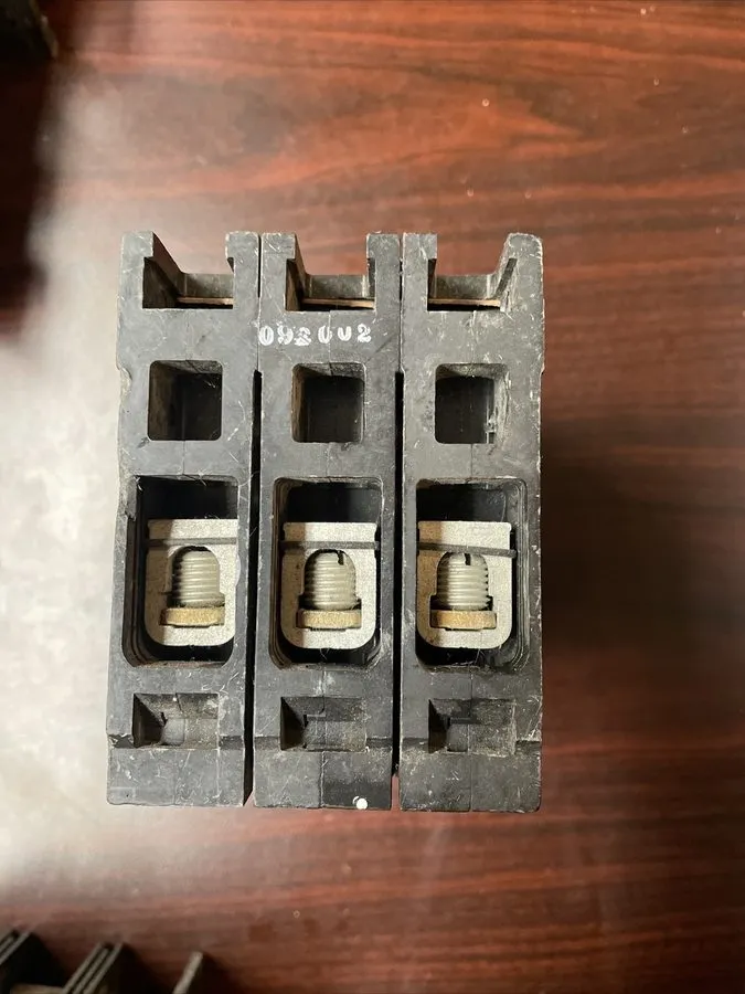 Автоматический выключатель Siemens Sentron Circuit Breaker HED43B100 3P 100 Amp  — фото лота 1