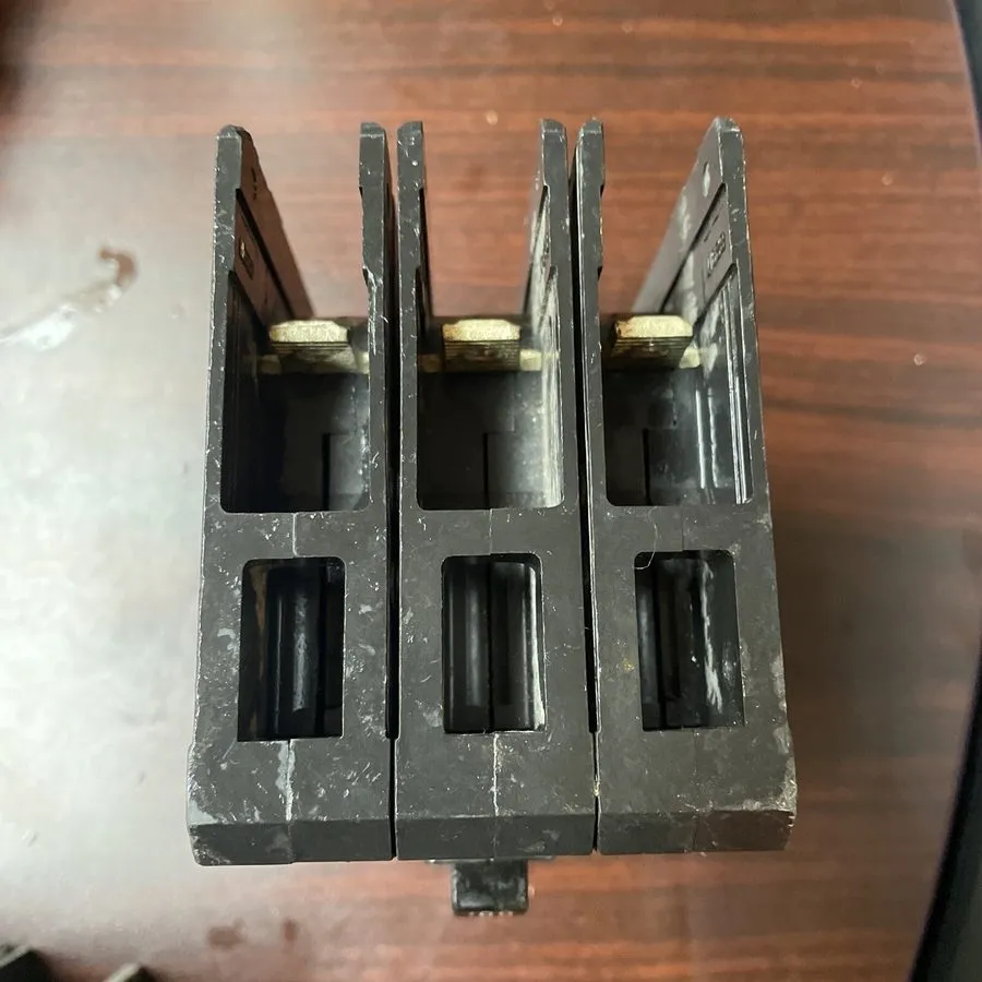 Автоматический выключатель Siemens Sentron Circuit Breaker HED43B100 3P 100 Amp  — фото лота 2
