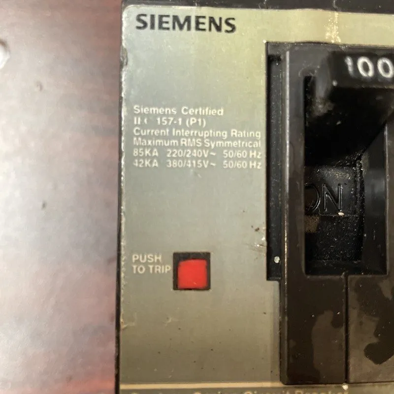 Автоматический выключатель Siemens Sentron Circuit Breaker HED43B100 3P 100 Amp  — фото лота 4