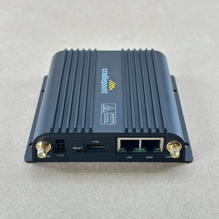 Маршрутизатор Cradlepoint IBR900 Series LTE Wi-Fi 5 Router IBR900-1200M-B