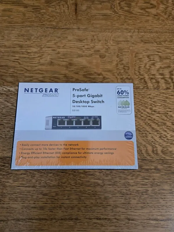 Коммутатор NETGEAR ProSafe GS105 Desktop Switch 5-Port Gigabit GS105NA