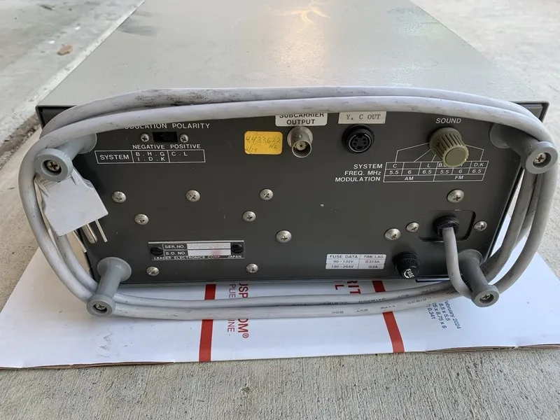 Тестер LEADER LCG-399A PAL Color Bar & Pattern GENERATOR, line & VHF/UHF RF — фото лота 2