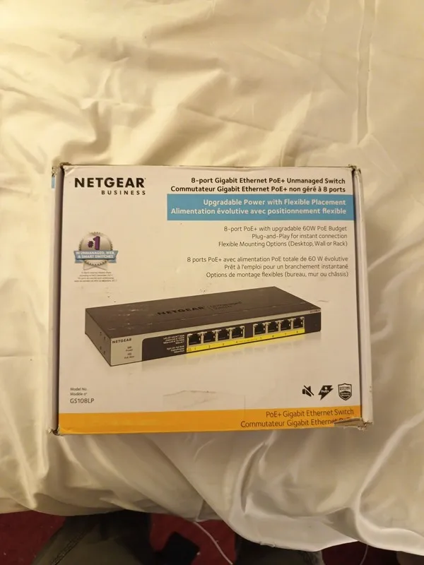 Коммутатор NETGEAR BUSINESS GS108LP 8 Port Gigabit Ethernet 60 W PoE+ Switch