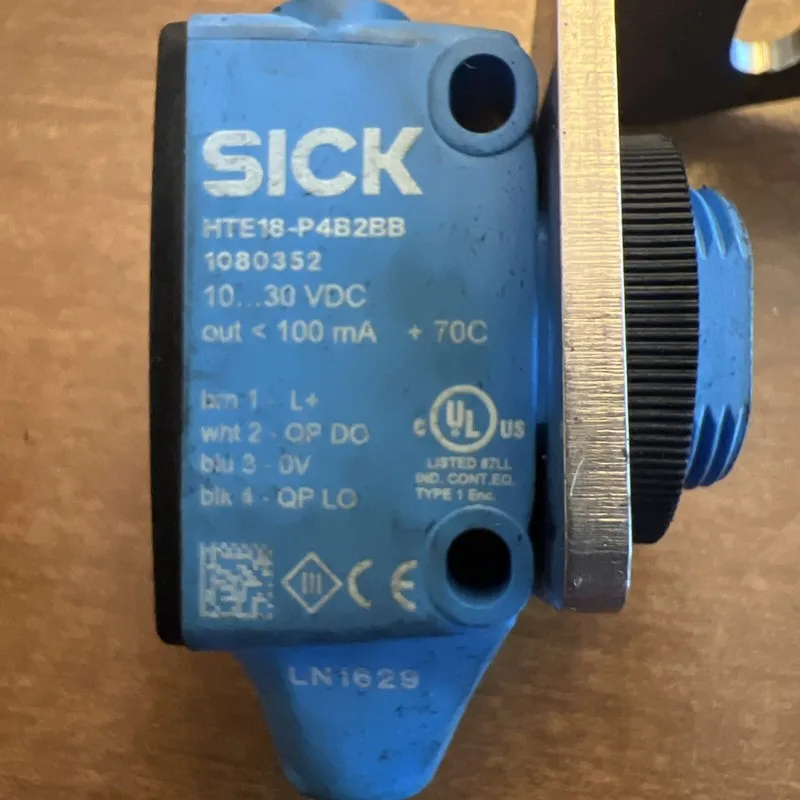 Фотоэлектрический датчик SICK HTE18-P4B2BB 10-30Vdc 100mA Photoelectric Sensor — фото лота 1