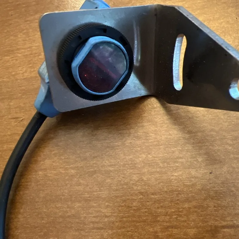 Фотоэлектрический датчик SICK HTE18-P4B2BB 10-30Vdc 100mA Photoelectric Sensor — фото лота 2