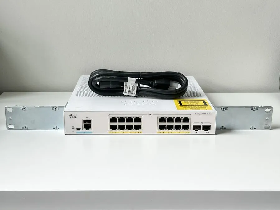 Коммутатор Cisco Catalyst C1000-16FP-2G-L 16-Port Gigabit PoE+ Switch 240W 2 SFP