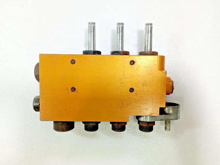 Клапан Alfa Laval valve block 582495-80, Alfa Laval valve block water — фото лота 1