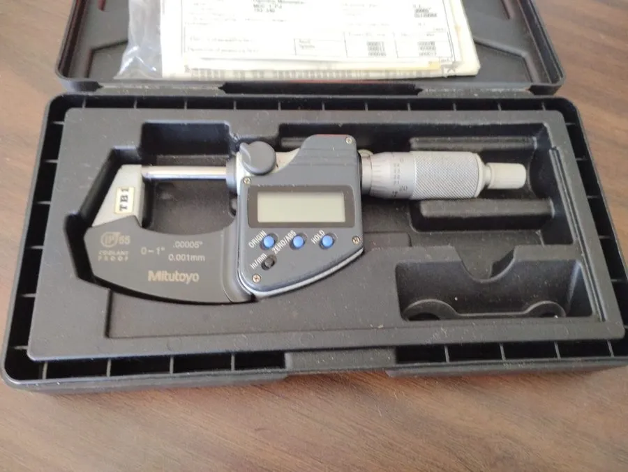 Микрометр Mitutoyo Digital Micrometer, 0 1", 0.00005", 0.0001mm, 293-340
