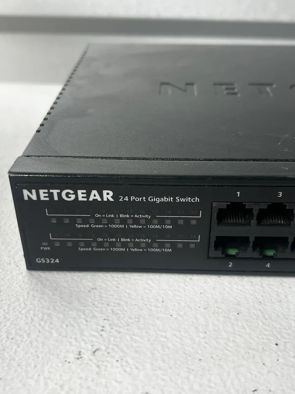 Коммутатор NETGEAR GS324 24-Port Gigabit Ethernet Unmanaged Switch Black