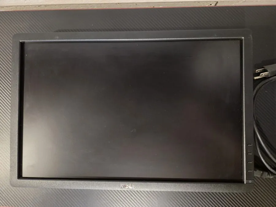 Монитор Dell UltraSharp PVGRC P1913T 19" Widescreen 1440x900 60hz LCD Monitor — фото лота 1