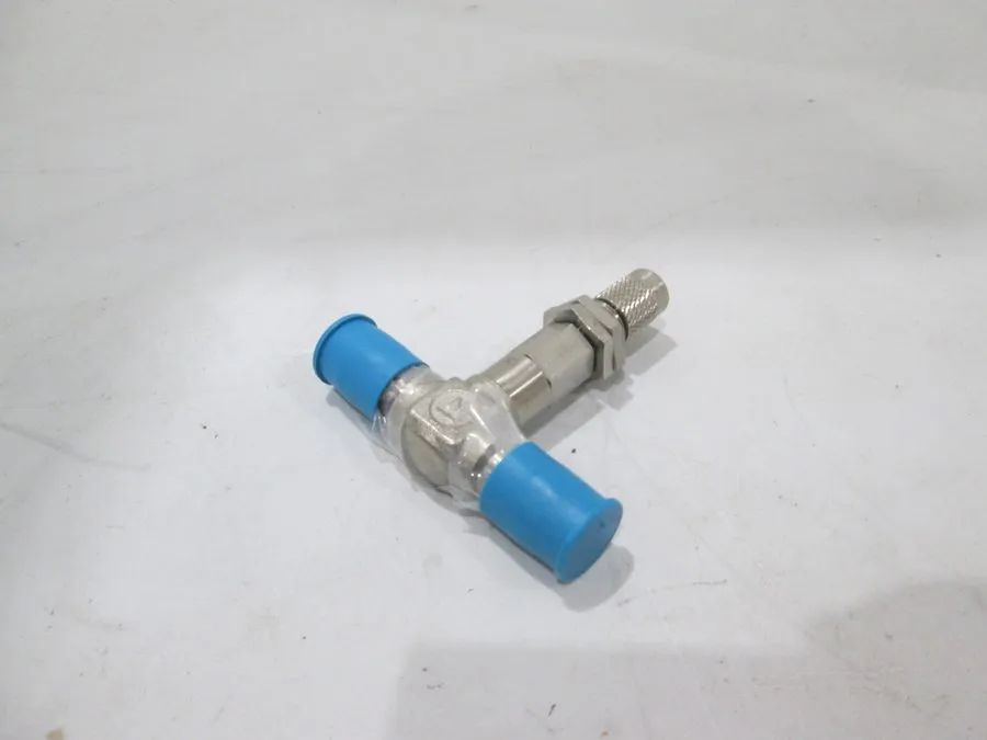 Клапан SWAGELOK SS-4MG-VCR MEDIUM FLOW METERING VALVE 0004671472