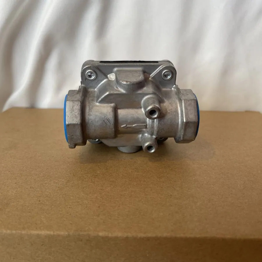 Трубопроводная арматура Maxitrol RV47CL Gas Pressure Regulator 5303271248 — фото лота 2