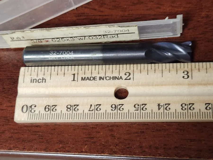 Режущий инструмент D&I 32-7004 Corner Radius End Mill 3/8" x .625" x 3" x .032"  — фото лота 1