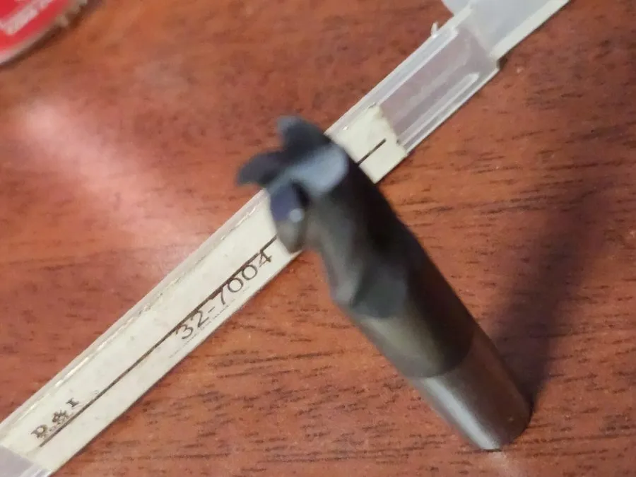 Режущий инструмент D&I 32-7004 Corner Radius End Mill 3/8" x .625" x 3" x .032"  — фото лота 2
