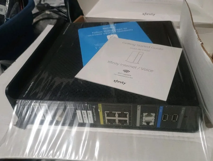 Маршрутизатор Xfinity Cisco DPC3941T XB3 Wireless Modem Router DOCSIS 3.0 Voice