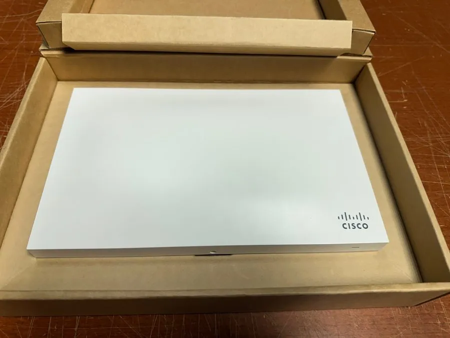 Точка доступа Wi-Fi Cisco Meraki MR42 WiFi 6 Indoor Wireless Access Point UNCLAI