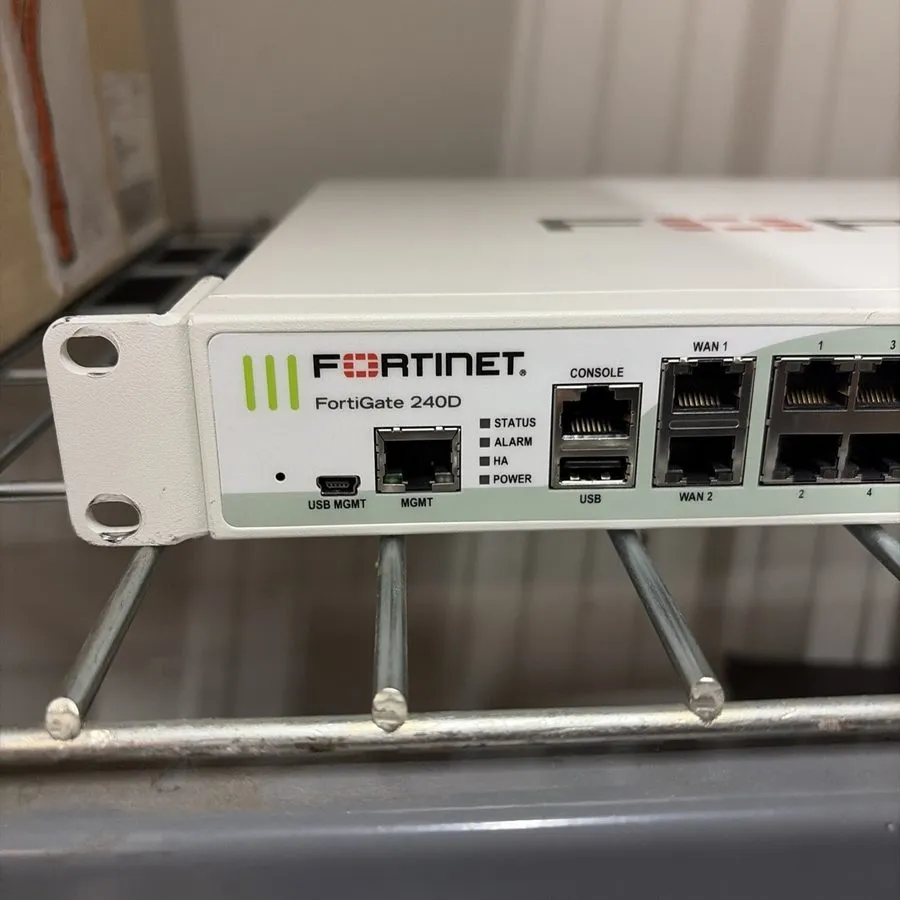 Межсетевой экран Fortinet FortiGate 240D 40-Port Ethernet Security Firewall Appl — фото лота 1