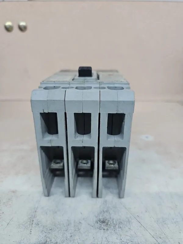 Автоматический выключатель Siemens HED43B040 Circuit Breaker Sentron Series HED4 — фото лота 3