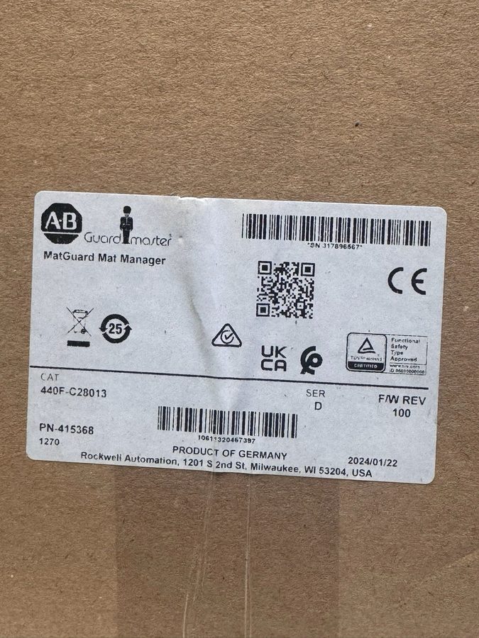 Реле безопасности Allen-Bradley 440F-C28013 /D MatGuard Mat Manager GuardMaster — фото лота 1