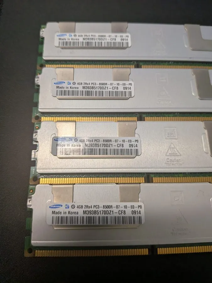 Модуль памяти Samsung 16GB (4x4GB) 2Rx4 DDR3 PC3-8500R ECC Server Ram M393B5170D